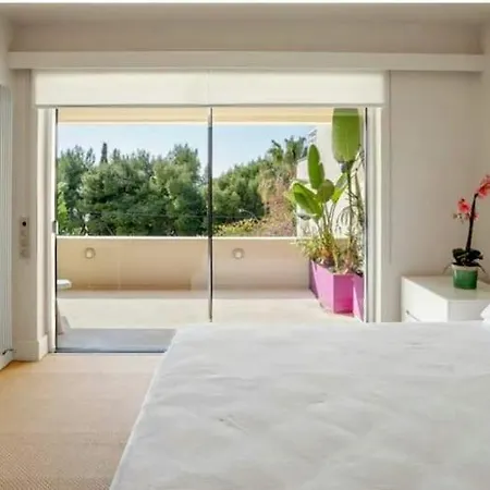 Villa Kavouri Laguna Blue Beachfront Athens