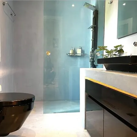 Kavouri Laguna Blue Beachfront Villa *